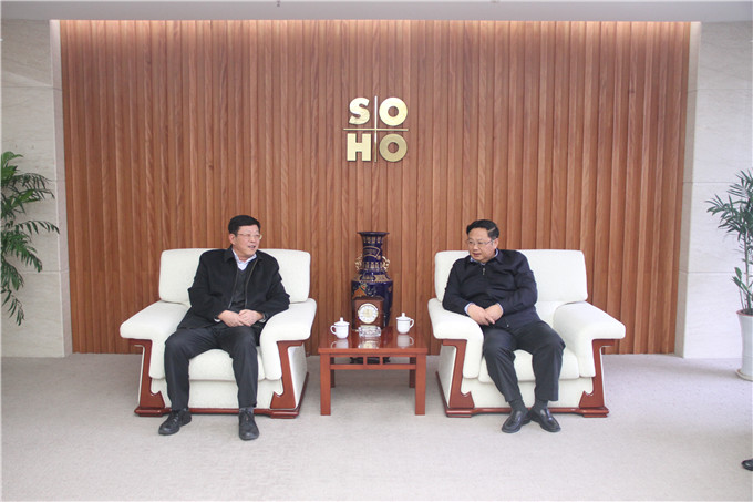 集團(tuán)董事長王正喜會(huì)見中國絲綢協(xié)會(huì)會(huì)長楊永元