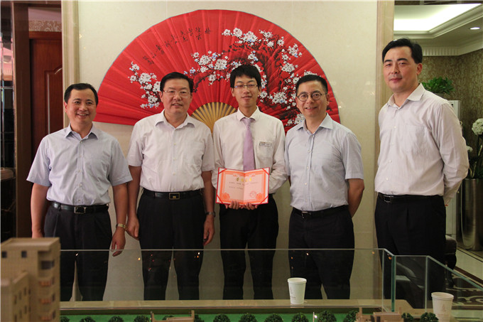 周謙、余亦民赴建設(shè)集團(tuán)溧水項(xiàng)目送清涼開(kāi)展“三嚴(yán)三實(shí)”專(zhuān)題調(diào)研