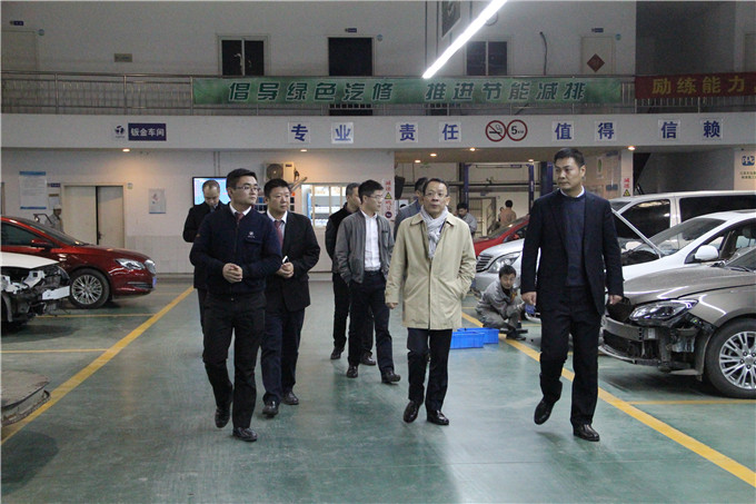 上汽通用汽車領(lǐng)導(dǎo)到天泓集團(tuán)考察調(diào)研
